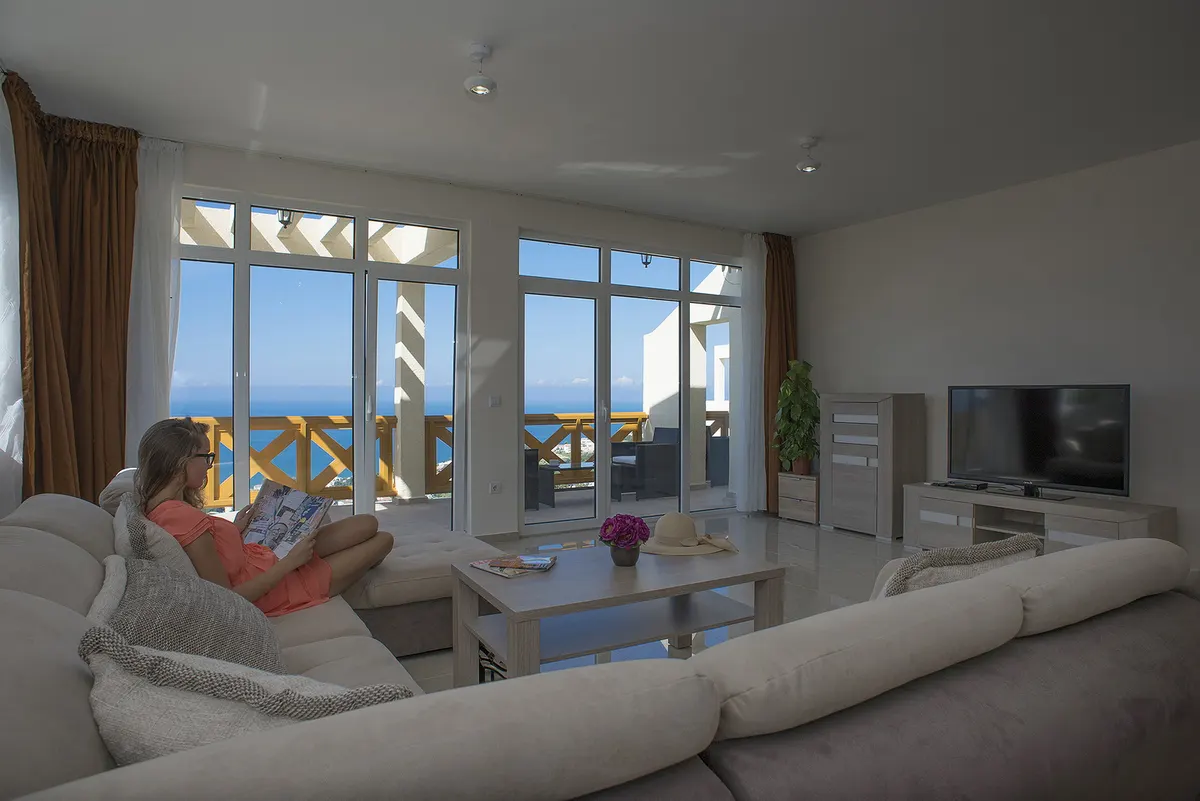 One-bedroom apartment, photo 2 of 16