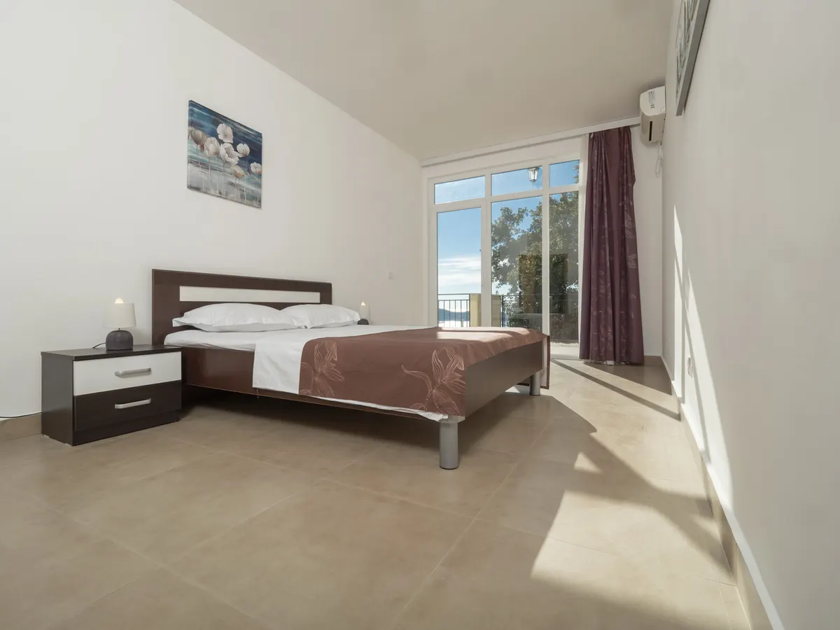 Two-bedroom apartment, photo 17 of 28